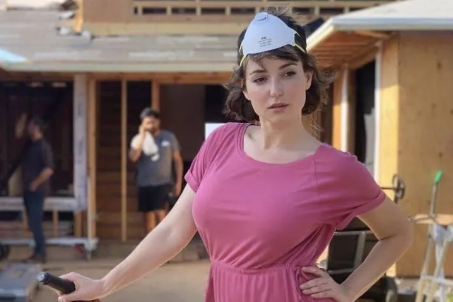 milana vayntrub